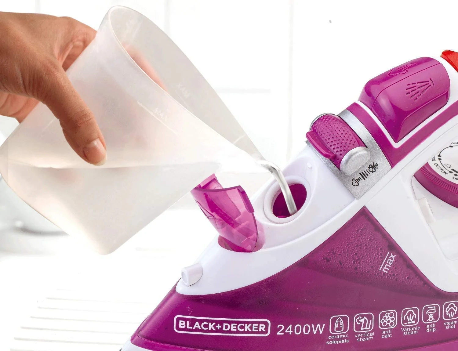 Black+Decker Steam Iron With Ceramic Soleplate/Anti-Drip/Anti-Calc/Auto Shut-Off/Self Clean 2400W X2450-B5 Purple/White