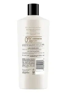 Tresemmé Botanique Curl Hydration with Shea Butter & Hibiscus Oil Pro Collection Conditioner 650 Ml