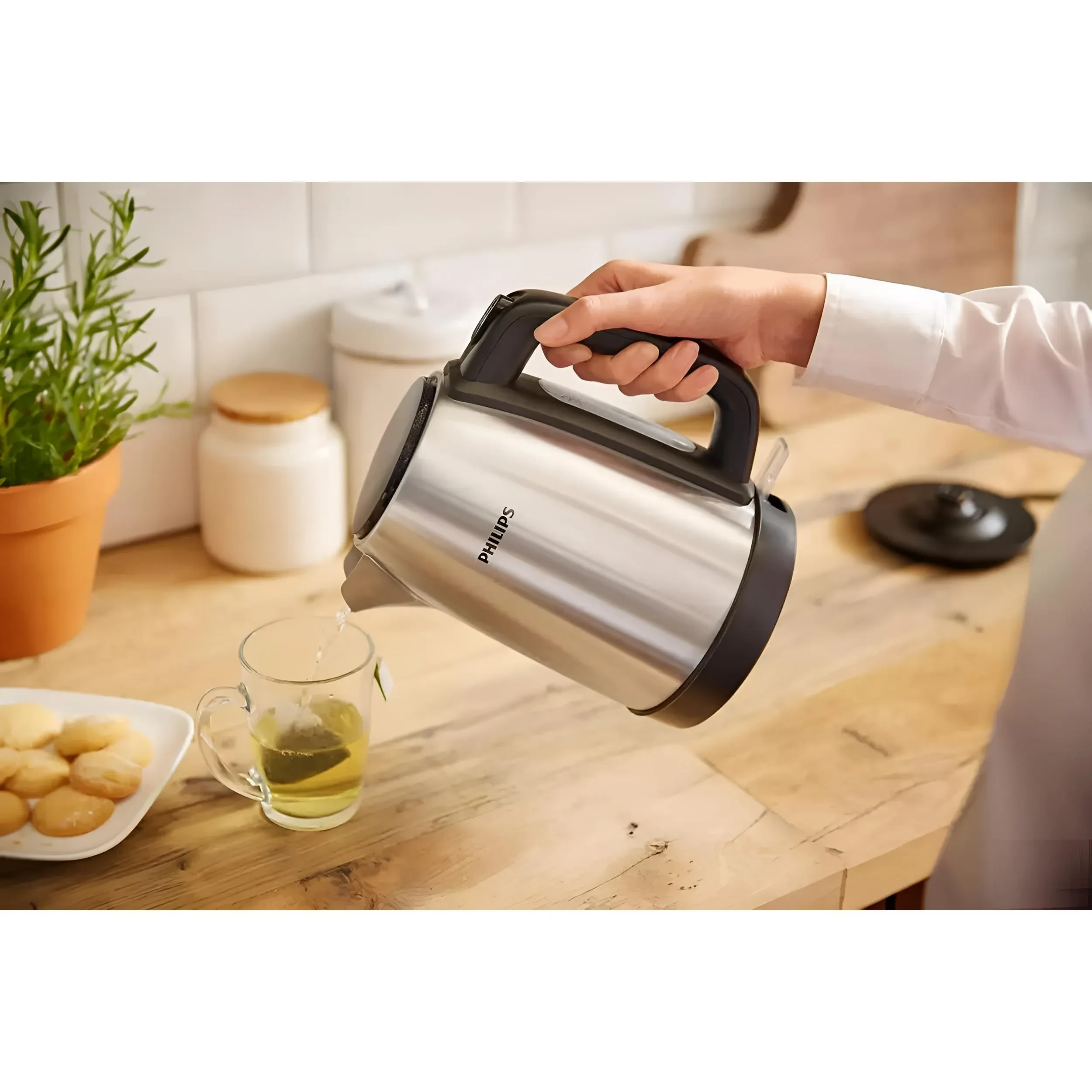 Philips Daily Collection Metal Kettle-Spring Lid Light Indicator Hd9350/92